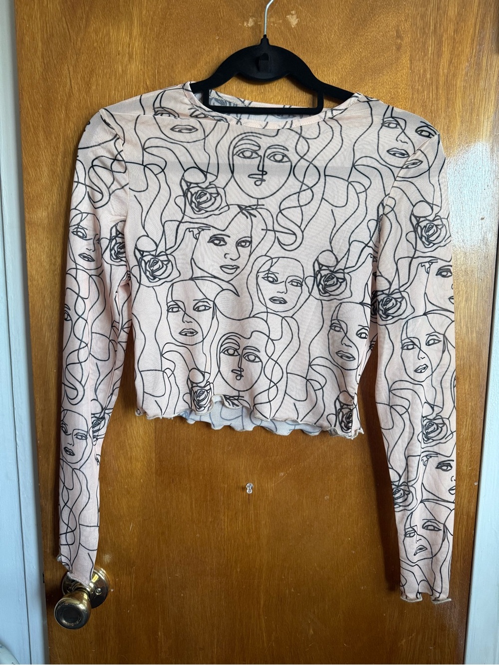 Women's Long-Sleeve Abstract Face Print Crop Top - Cream / Black